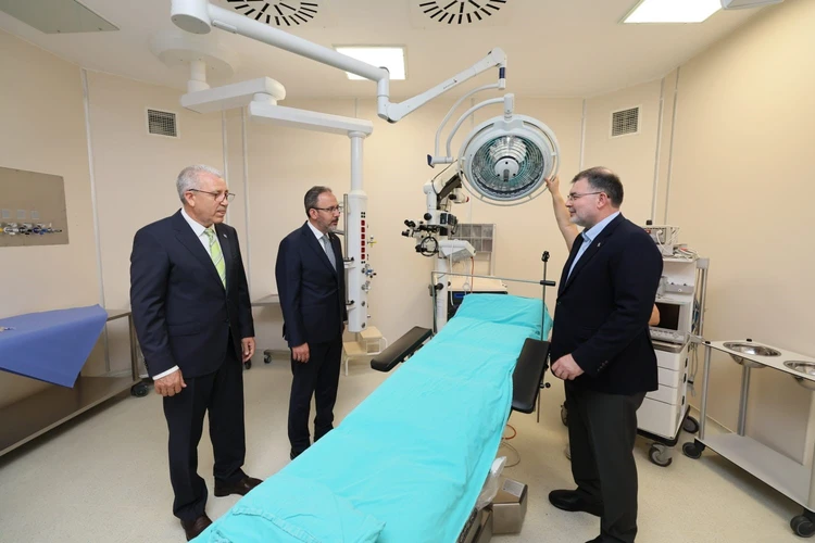 Ege Üniversitesi’nden sağlıkta dev atılım: Merkezi ameliyathane binası hizmete girdi