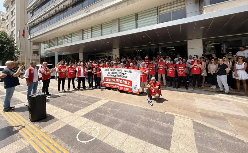 Karşıyaka Belediyesi işçileri 250 bin TL’lik alacak için direniyor