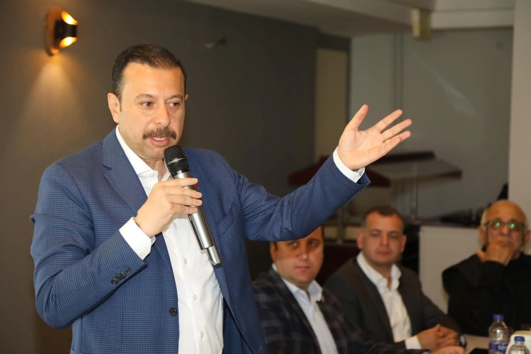 AK Parti’li Kaya’dan İZSU’ya sert eleştiri: “sorun suyun kaynağı değil, yönetimi!”