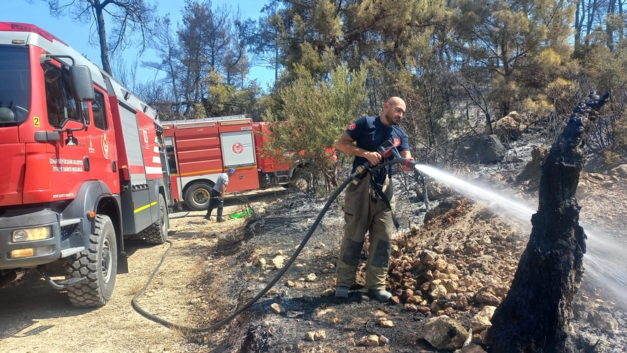İzmir’deki orman yangınları kontrol altına alındı