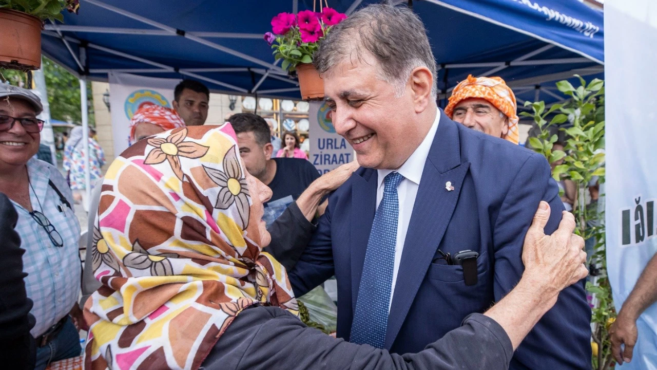 Cemil Tugay, emeklilerin yanında