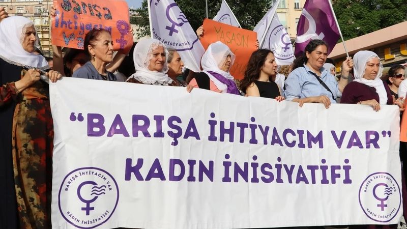 İzmirli kadınlar barış için örgütlendi: 