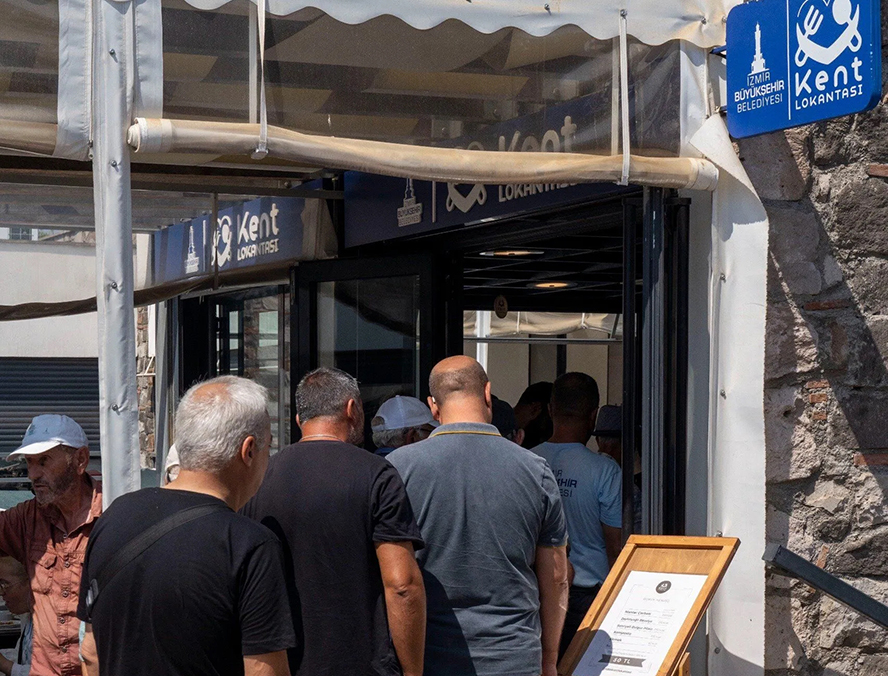 Kent lokantaları 500 bin menüyle İzmirliye ulaştı