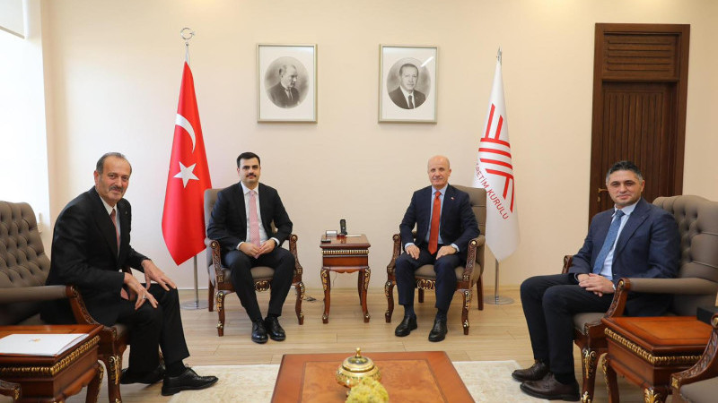 YÖK Başkanı Özvar ile İzmir Heyeti Arasında Görüşme