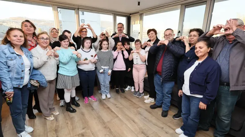 Kasapoğlu’ndan Down sendromlu gençlere moral ziyareti