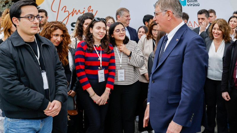 Gençlerin enerjisi İzmir’i dönüştürüyor
