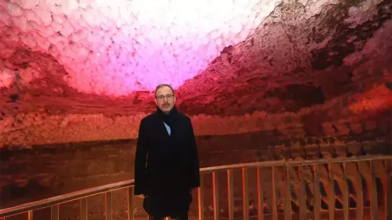 AK Parti İzmir Milletvekili Kasapoğlu, Tuzluca Tuz Mağaralarını ziyaret etti