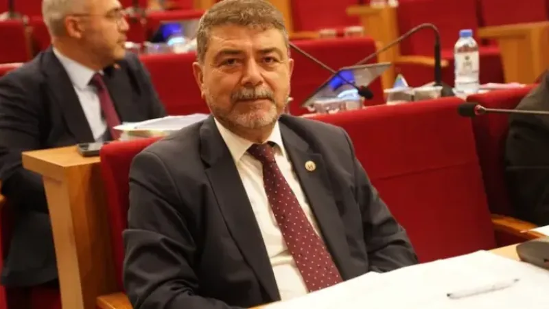 İZBB Meclisi AK Parti Grup Sözcüsü Uğur İnan Atmaca’dan Yıldır’a kentsel dönüşüm eleştirisi