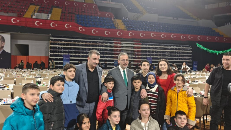 AK Parti Konak İlçe Başkanı Başdaş gençlerle iftarda buluştu