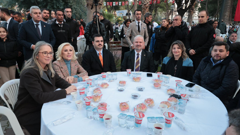 Menemen Belediye Başkanı Aydın Pehlivan Kadir Gecesi’nde 25 Bin Kişiyle Buluştu