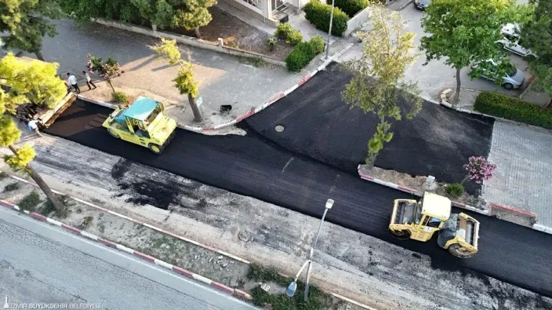 Başkan Tugay Torbalı’daki Asfalt Çalışmalarını İnceledi