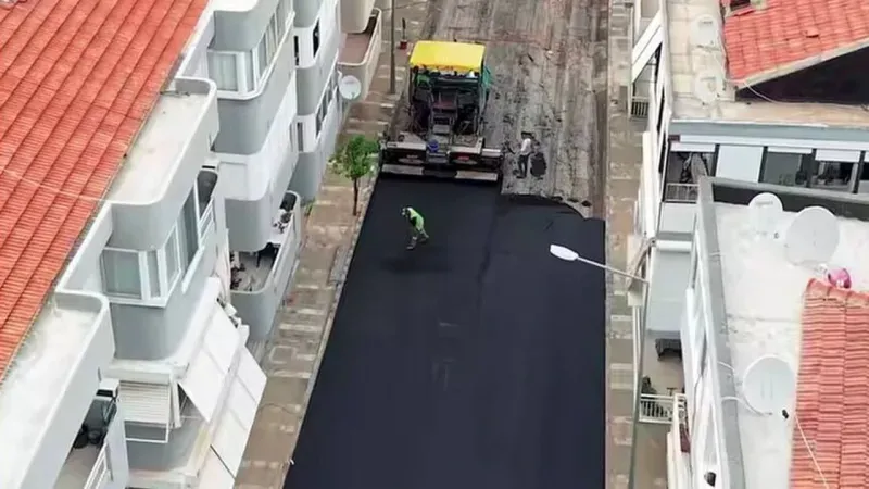 Balçova’da Yol ve Kaldırım Çalışmaları Hız Kazandı