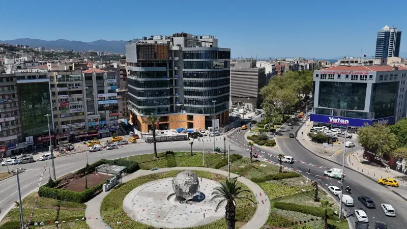 Konak'ın yeni belediye binasında sona doğru