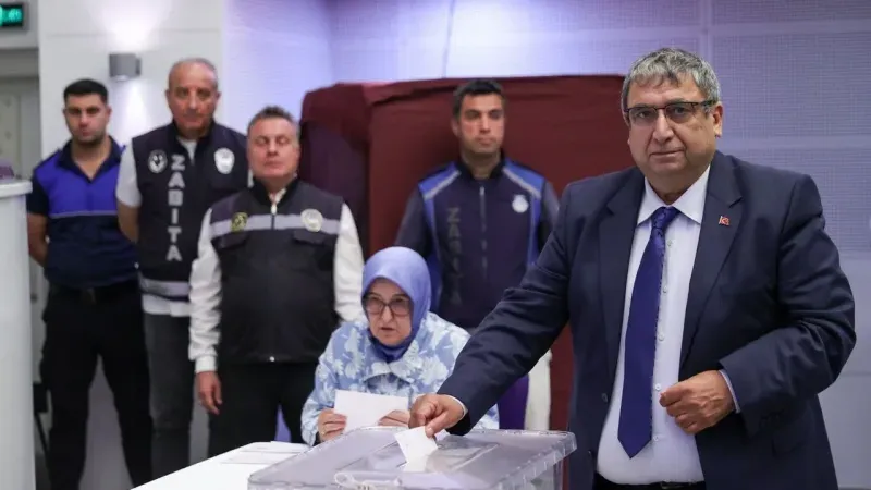 Buca Belediye Başkan Vekili Hüseyin Benzer CHP'de Kalıyor