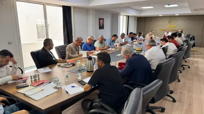 CHP İzmir'de dört ilçeye yeni başkan atandı