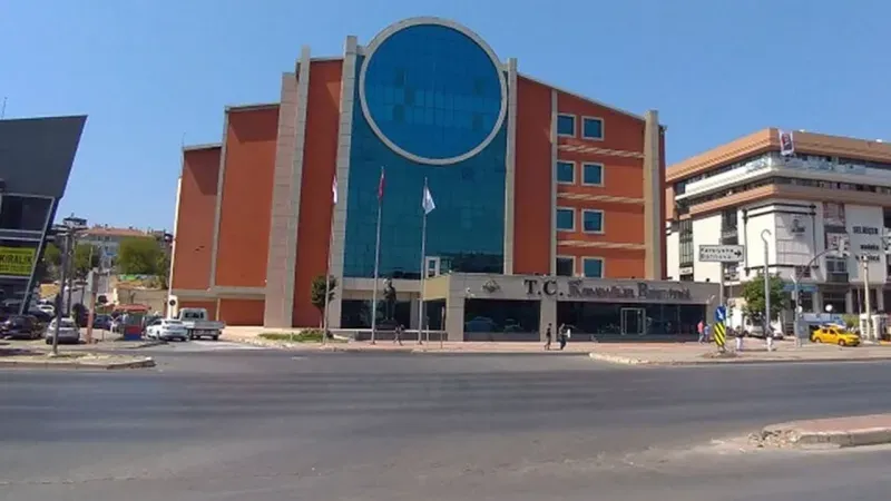 Karabağlar'da Turkcell'in baz istasyonu başvurularına komisyon engeli