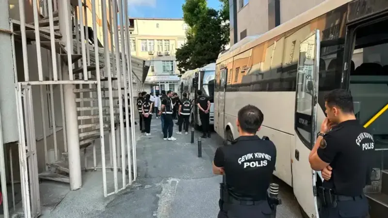 Kuşadası Belediyesi operasyonunda yeni gelişme: 16 şüpheli adliyede