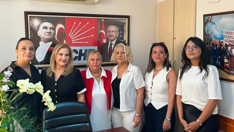 CHP Karşıyaka Kadın Kolları'nda yeni Başkan Dilek Köktaş Gündoğdu