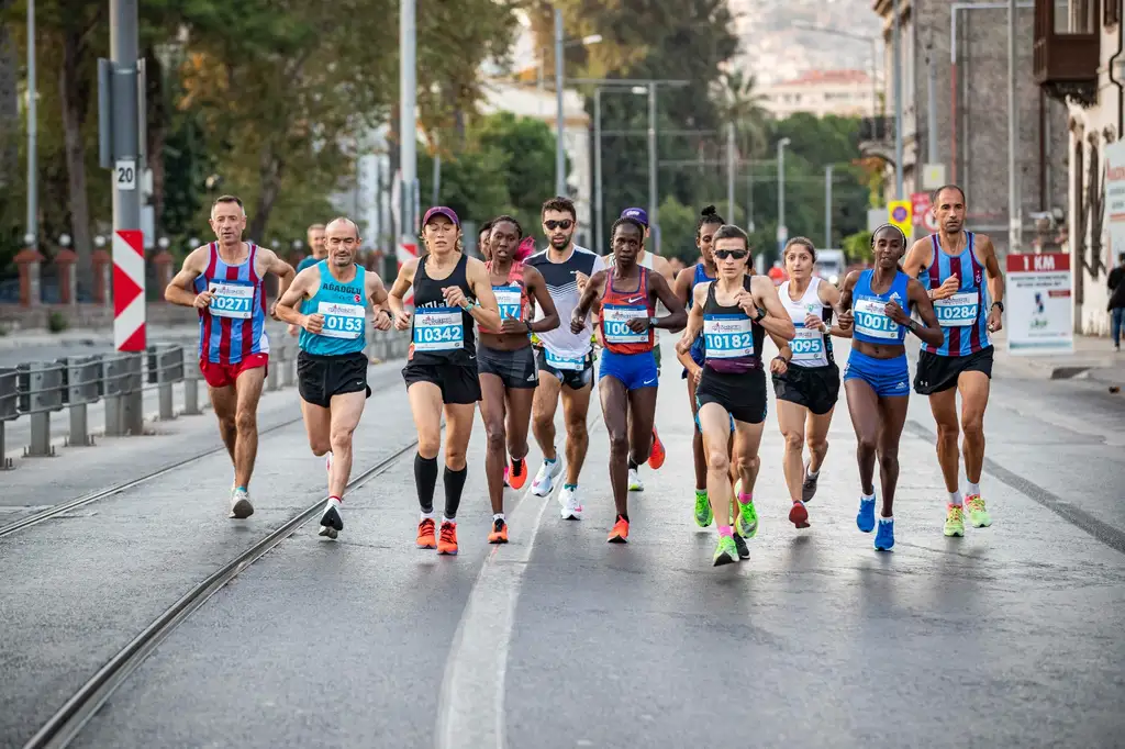 Toplu ulaşıma Maraton İzmir ayarı