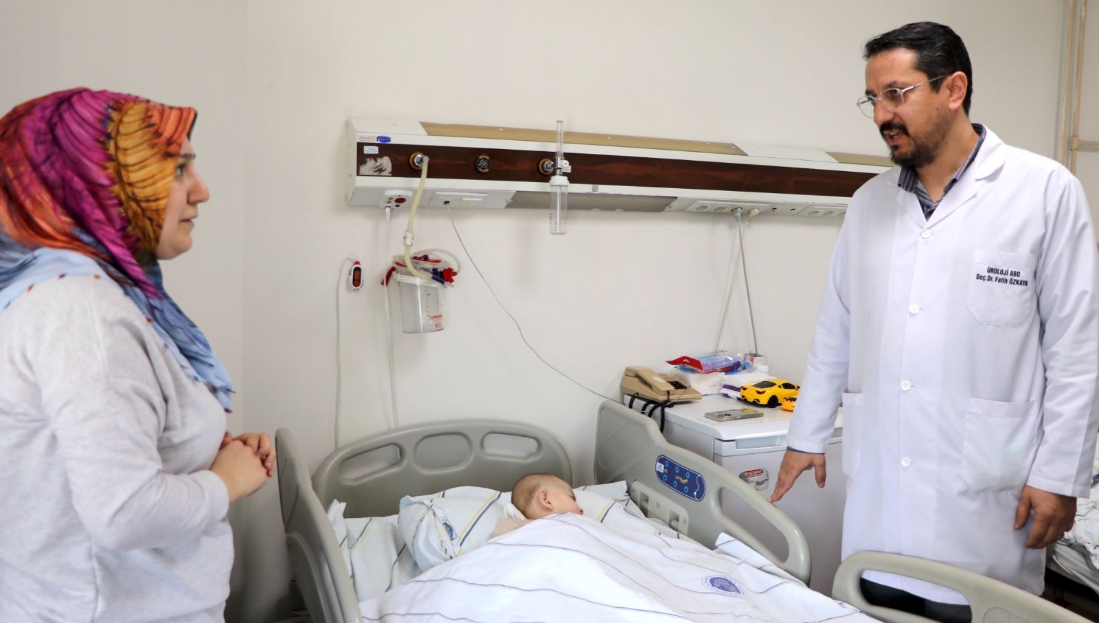 Gazı var diye düşündüler, bebeğin ağlama sebebi ultrasonda ortaya çıktı: “Şu ana kadarki en küçük hastamız”