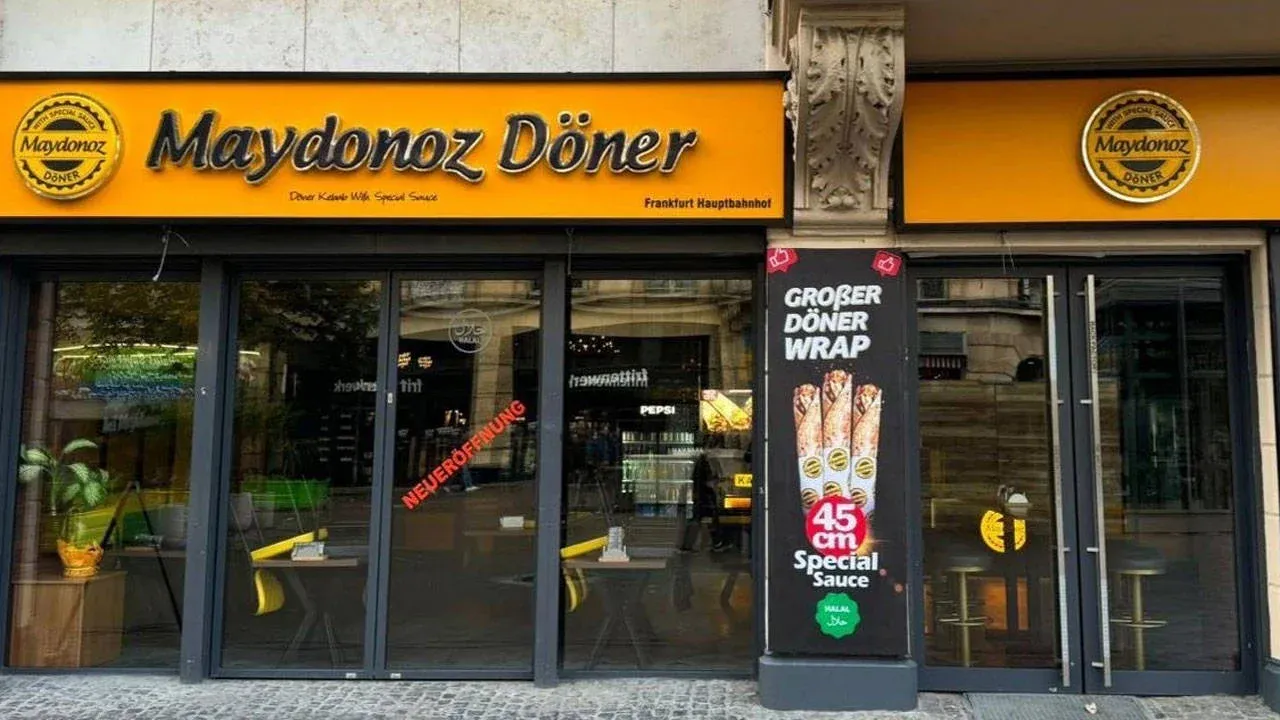 İzmir'de FETÖ'ye finansman sağlayan Maydonoz Döner zincirine operasyon!