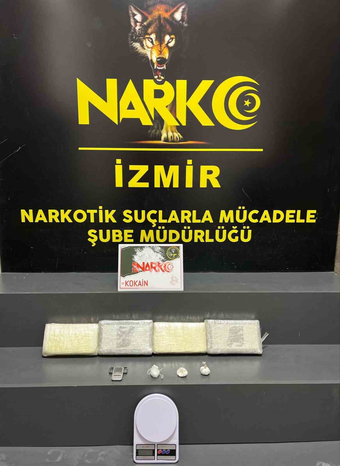 İzmir’de kokain satıcına narkotikten baskın