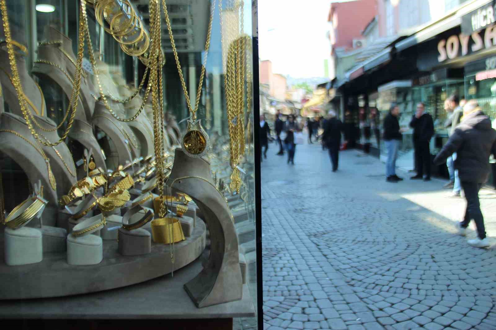 İzmirli kuyumculardan sahte ve düşük ayarlı altın protestosu