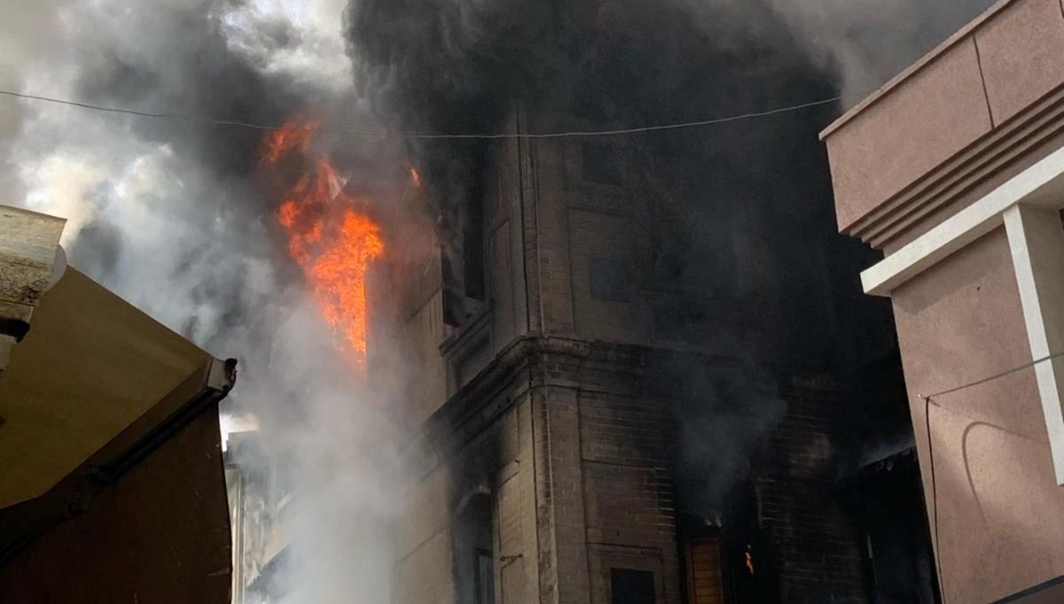 Kemeraltı Çarşısı'nda iş yeri yangını