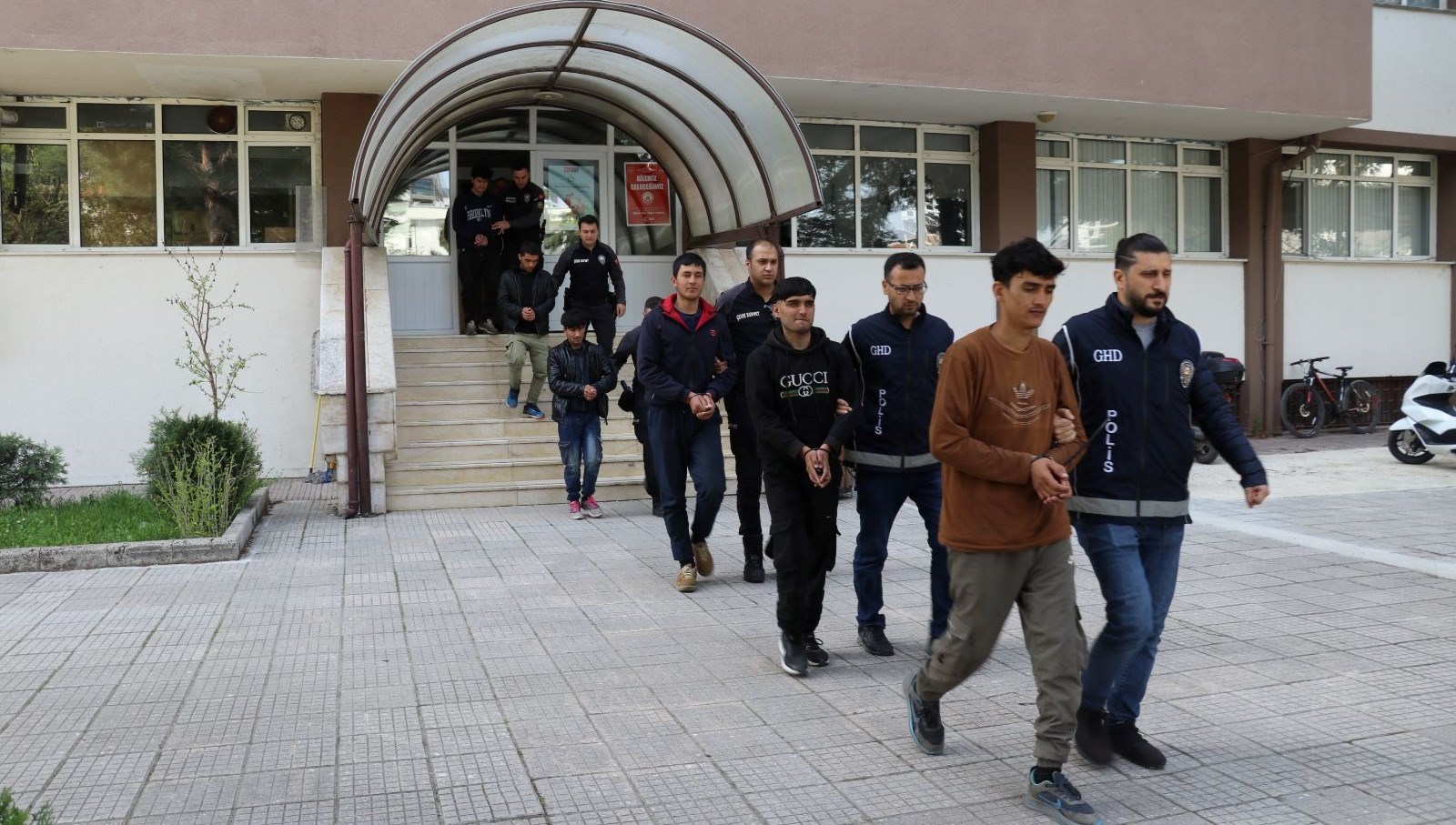 Kırklareli ve Edirne'de 32 kaçak göçmen yakalandı