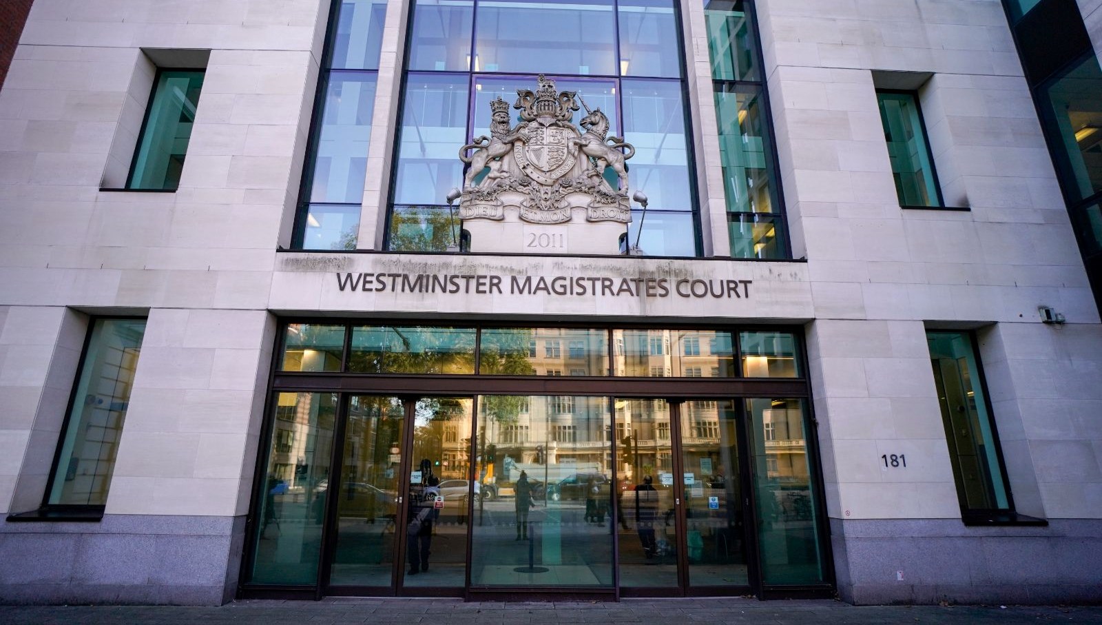 Türkiye’nin Londra Başkonsolosluğu önünde Kur’an yakan kişiye para cezası