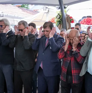Başkan Tugay Mine Piriştina’nın cenaze törenine katıldı (4)