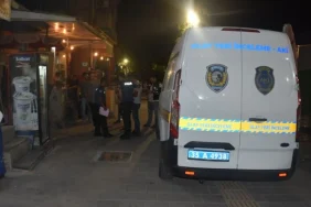 İzmir'de dehşet Biri 8 kez bıçakladı, diğeri ateş etti